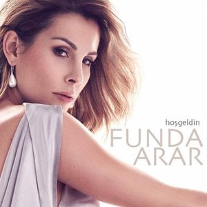 Onursuz Olmasin Ask Lyrics By Funda Arar