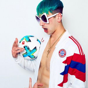 America's Fav Whiteboy